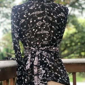 Laundry Floral Scarf Blouse. Sm / med